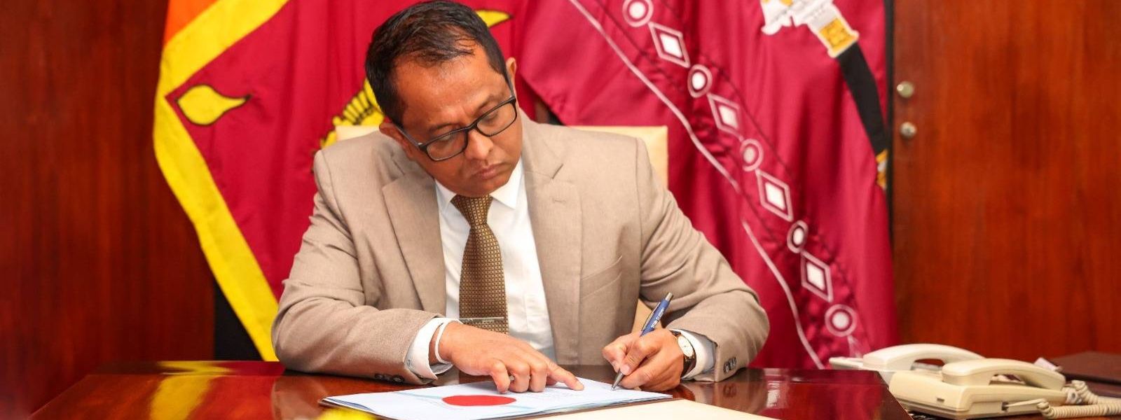 Speaker Endorses Certificate On Gambling Reg Bill